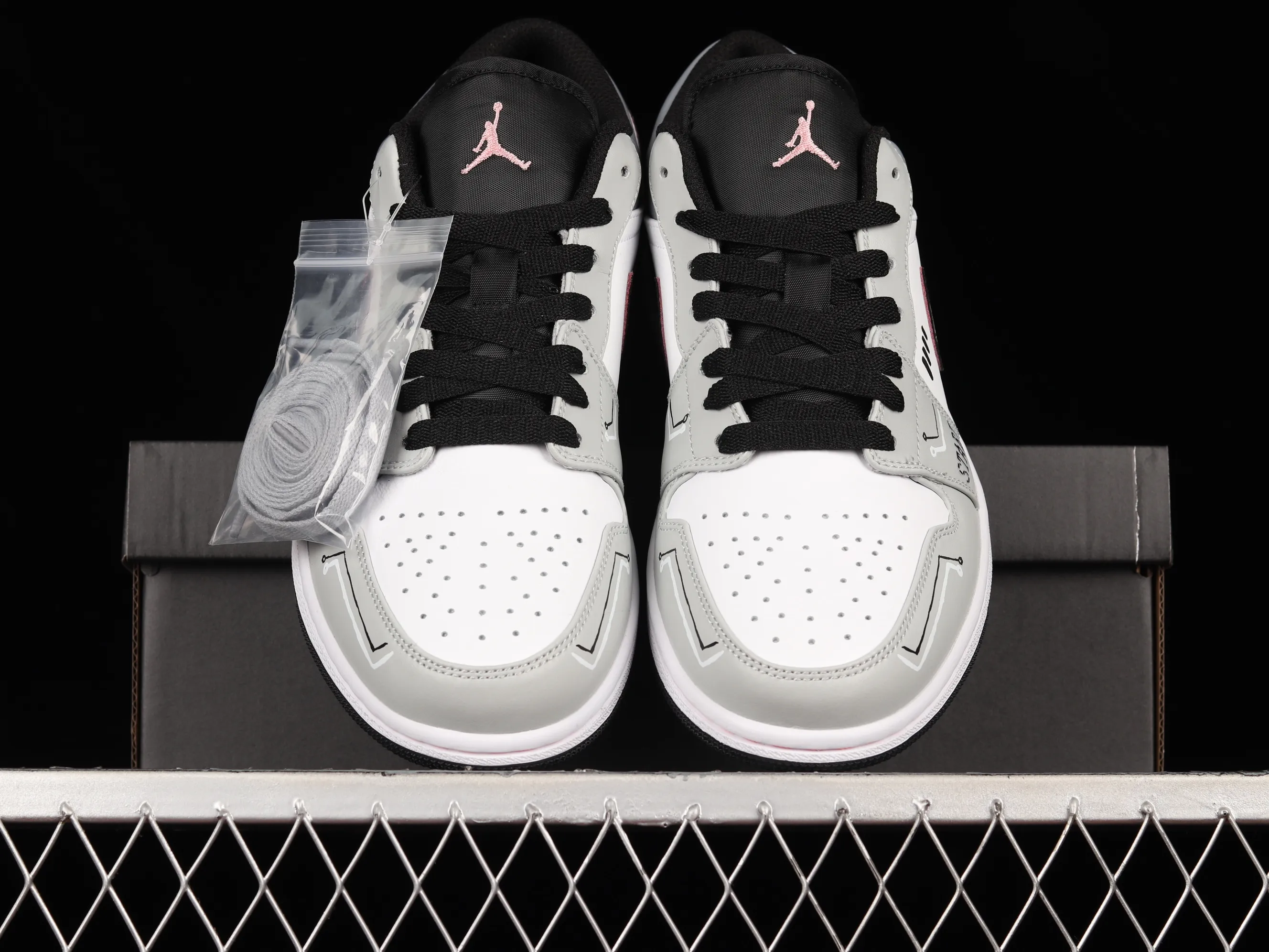 All categories Air Jordan Jordan series basketball shoes Air Jordan 1 Low Air Jordan 1 Low AJ1 Joe 1 customized sports culture basketball shoes 553558-062